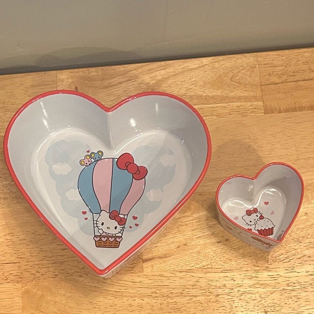 HELLO KITTY Ceramic Heart Baking Dish & Ceramic Heart Ramekin Set Made By Sanrio - Picture 10 of 11